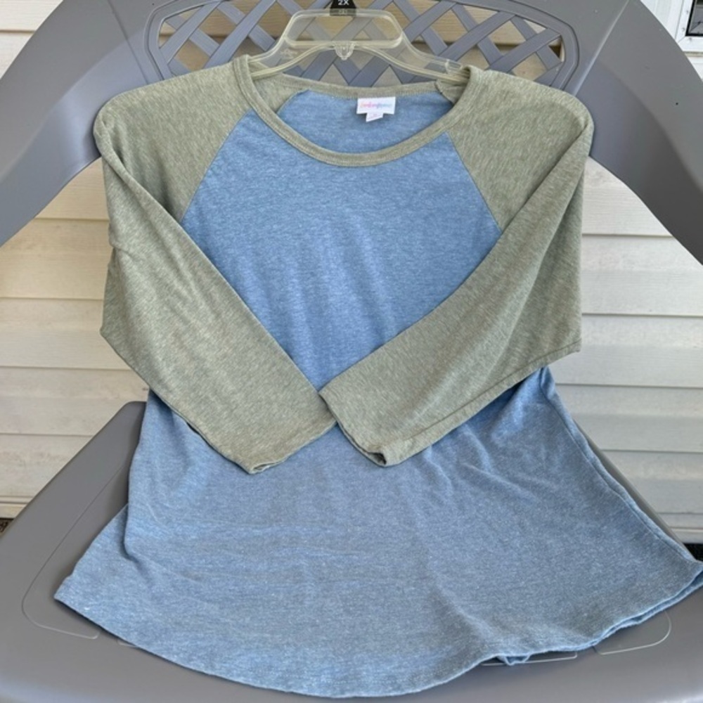 LulaRoe EUC Baseball blue/green jersey style top size M Bundle and save!
